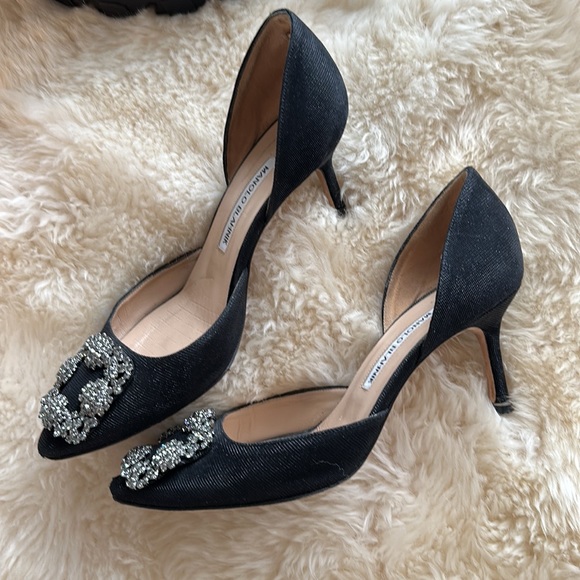 Manolo Blahnik Hangisi heels - Picture 4 of 11